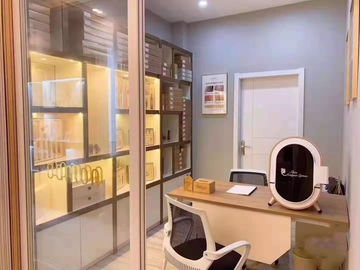 Profesjonalne analizatory domowe do użytku w gabinecie kosmetycznym Doctor Beauty Salon